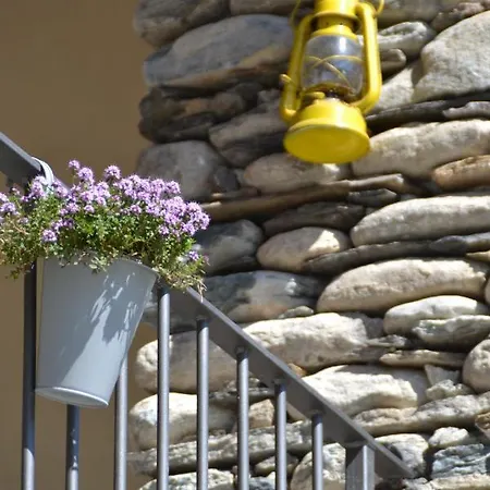 Semi Al Vento: La Bio-casa Nel Giardino Incantato! Appartamento Paesana