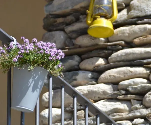 Semi Al Vento: La Bio-casa Nel Giardino Incantato! Appartement Paesana