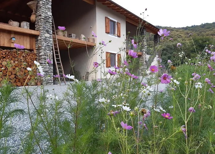 Semi Al Vento: La Bio-casa Nel Giardino Incantato! Appartement Paesana
